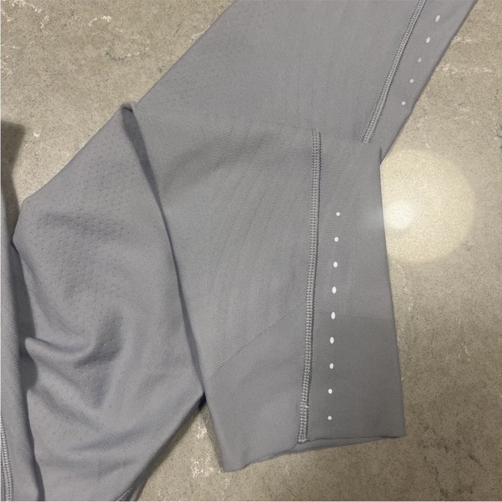 Lululemon SenseKnit High-Rise Running Tight 28"
Rhino Grey NWT
W5CZ2S - Picture 9 of 16